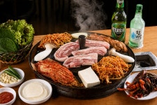 THREESTAR COFFEE(쓰리스타커피) 의정부 신곡점 | 싹쓰리솥뚜껑김치삼겹살 신곡1동점