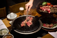고력당 국내산 약용 흑염소 숯불구이 전문점