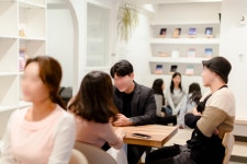 강남 신논현 회의실 인터뷰스튜디오 스터디룸 작가의 책방