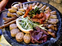 한우일번가동천점 | 안양일번가에 위치한 토평한우소곱창 염통 부드럽고 막창 쫄깃 곱창은 곱이 그득한데 대창 미쳤네~ 모두 잡내 하나 없고 맛있는데 떡과 감튀까지...