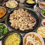 촵촵갈비 | 바로 촵촵 하시면됩니다 막장에 청양고추 듬뿍넣어 찍어먹음 존맛... 양념 생왕갈비도 단짠단짠 맛있고 술이랑 같이 드시는 분들은 된장찌개에...