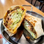#오늘여기클립 성남 정자동 맛집 레니엡! 다음에 또 가고싶어요 (메뉴는 매쉬드 포테이토, 돼지고기 크런치랩) 가족단위 손님들도 많았어요 꼬옥...