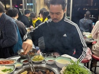 냉면끝집 별내점 | 후식냉면 역시 평양식으로 아주 나이스하고, 서비스로 나오는 식혜는 생고구마 잘 구워 놓고 끝에 꼭 같이 드시면 끝납니다. 고기값이 다른집에...
