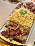 을지로골목대장다케오호르몬테판야끼 | 🍖 을지로 맛집 – 다케오호르몬 데카야키 🍶 을지로 골목 안쪽, 불향 가득한 고기 냄새에 이끌려 들어간 곳! 두툼한 데카야키가 철판 위에서...