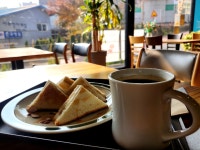 씨유시흥미산점 | 골목에서 갑자기 나타나는 감성 카페 ✨ 시흥 ‘카페하루 미산점’ 도착! ☕ 오늘의 픽 따아(따뜻한 아메리카노) 바삭달달 카야토스트 🥪 🔥 첫...