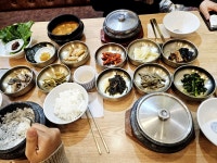 수원역 한정식 롯데몰 들밥애 상호: 들밥애 타임빌라스 들밥애 수원점 주소: 경기도 수원시 권선구 세화로 134 7층 #수원역맛집 #수원역한정식...