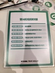 본사 파티홀이 예쁘고 분위기도 좋아서 시작부터 기분 업⤴️ 케이터링도 비주얼·맛 모두 완벽해서 너무 만족스러웠고, 포토존은 정신없이...
