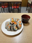 봉그랑한끼 | 깔끔하게, 간단한 한 끼가 필요할 때, 봉그랑김밥 참치김밥 4,000원으로 부담 없이 든든하게 먹기 좋아요. 소박한 맛이 생각날 때 딱! 무침만두도...