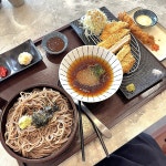 보우앤파트너스카소미야동탄 | 동탄 능동에 위치한 #카소미야 동탄능동점 자루소바정식은 시원한 자루소바에 바삭한 돈카츠가 함께 나와 한 끼로 든든하고 균형 잡힌...