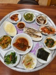 화순제일스포츠아디다스 | 화순 시장에서 단돈, 12.000원으로 푸짐한 돌게장 백반을 먹을 수 있는 '제일정' 사장님의 인심이 넘치는 백반 맛집이라 배도 든든! 맛도 든든!...