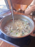 날씨 좋은 4월, 엄마랑 대전 황토기와집에서 인생 칼국수 먹고 왔어요!... 황토집 특유의 아늑한 분위기 덕분에 엄마랑 도란도란 봄나들이 데이트...