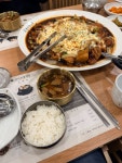 홍수계삼계탕여의도BNK마루퍼슨스 | 주 메뉴로 판매하긴 하지만 여전히 찜닭도 판매해서 골라 먹을 수 있어요! #봄나들이 #봄나들이맛집 #코엑스맛집 #홍수계찜닭 #여의도삼계탕 #찜닭