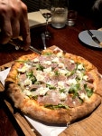 협재에서 만난 취향 하나 🍕🍷 예약제로 운영되는 작은 화덕피자집, 도나토스 피자도 좋지만, 추천받아 마신 하우스 와인이 진짜 포인트 그냥...