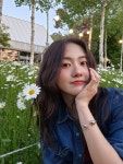 부니카페 | 바람이 많이 부니, 조심해서 건너기!! (비바람이 심한 날은 제한됩니다)... #필무드 #파주카페 #카페추천 #내돈내산 데이지 꽃밭으로 유묭한 카페.....