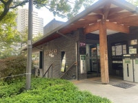 #오늘클립챌린지 #가정의달 #배봉산숲속도서관 #도서관 #독서