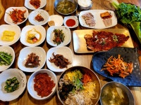 보리밥정식과 황태구이 정식 2인 반찬도 많고 깔끔하니 너무너무 맛이 있었어요 주의환경도 엣날 시골풍경 정겨웠다 ㅋ