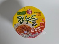 꾸덕한 크림은 먹고 싶은데 밀가루는 먹기 싫을 때, 그럴 때 요 컵누들 로제맛 먹어주면 좋다. 조심할 점은, 물을 너무 다 버리면 안 된다! 다...