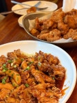 둘다두마리치킨사곡점 | 총 두 마리 찢었습니다! ✌️ 불향 가득 입은 매콤달콤한 숯불바베큐... 역시 치킨은 숯불이랑 튀김 둘 다 있어야 완벽합니다. 시원한 맥주가 절로...