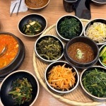 선주골보리밥삼계탕고디탕 | 흑계탕에 도토리묵, 그리고 청국장까지 각종 나물에 비벼먹는 건강한 보리밥을 단돈 14,000원에 즐길 수 있는 곳 💰💰 #다산보리곡간#보리곡간...