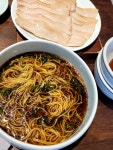 좀 느끼한 돼지국밥 좋아하시면 가끔 별미로 좋은집~ 육수 진하고 항정수육 넘 맛나요😋 #부산여행#부산맛집추천#엄용백돼지국밥#오늘여기클립