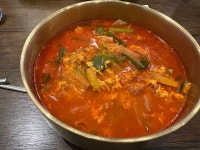 #오늘여기클립 #목천장 #독립기념관맛집 #목천장본점 #천안맛집 육개장도 좋고 갈비탕도 좋다. 여기도 시골이라 문을 빨리 닫는다 ㅎㅎ