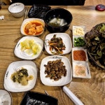 여기맛을 잊을수없어 또갈거임!!! 반찬이 그냥 다 할머니가해준거 같은 정성스런 반찬들 정말 맛있는데 친절해서 더감동인집 또먹고싶다 ㅠㅠ
