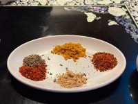 카레 양꼬치가 유명한 심양 청담본점 ❤️ 난 양꼬치에 카레가루 찍먹파! 마라양갈비도 좋고 마늘꼬치 추가 필수 #심양 #심양청담본점...