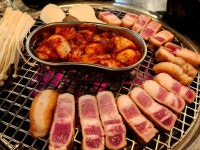 김여사숯돌삼겹살 | #오늘여기클립 오랜만에 방문했는데 여전히 맛있는 김여사 삼겹살!! 초벌해서 편하고 사진찍는 맛이 있는 비주얼!!