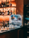 럼푸스룸(RUMPUS ROOM) | 몬드리안 서울 이태원 2층에 위치한 '럼퍼스룸(Rumpus Room)' 어떠신가요? 🥂 들어가는 순간부터 화려하고 감각적인 인테리어에 시선 강탈...