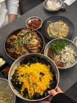 운천설렁탕&은이네족발 | 쫀득한 족발에 매콤한 반반족 필수 사이드도 맛도리인데 이번에는 근본으로 주문 📍광주 서구 운천로 184 1층 📌참족발 본점 #참족발본점...