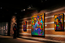 맥마이클 아트 컬렉션 - 노발 모리소(Norval Morrisseau)의 전시관