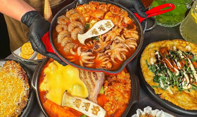 Segye-Gwan Charcoal Gopdori Tang (Konkuk University Station Branch)