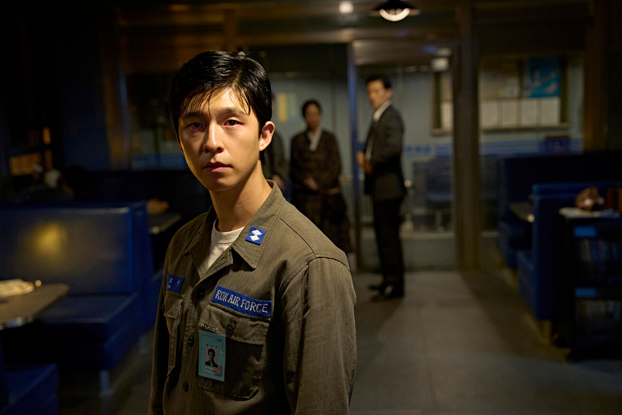 common?quality=75&direct=true&src=https%3A%2F%2Fmovie phinf.pstatic.net%2F20250912 204%2F1757640911341cponW JPEG%2Fmovie image