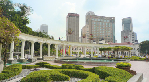 므르데카 광장