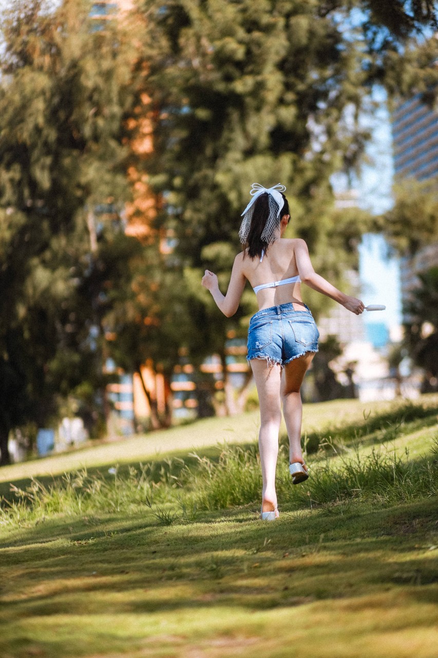 COSER女菩萨“鳗鱼霏儿” 海边比基尼写真在线看 觅爱图采集发布miaitu.top[20]