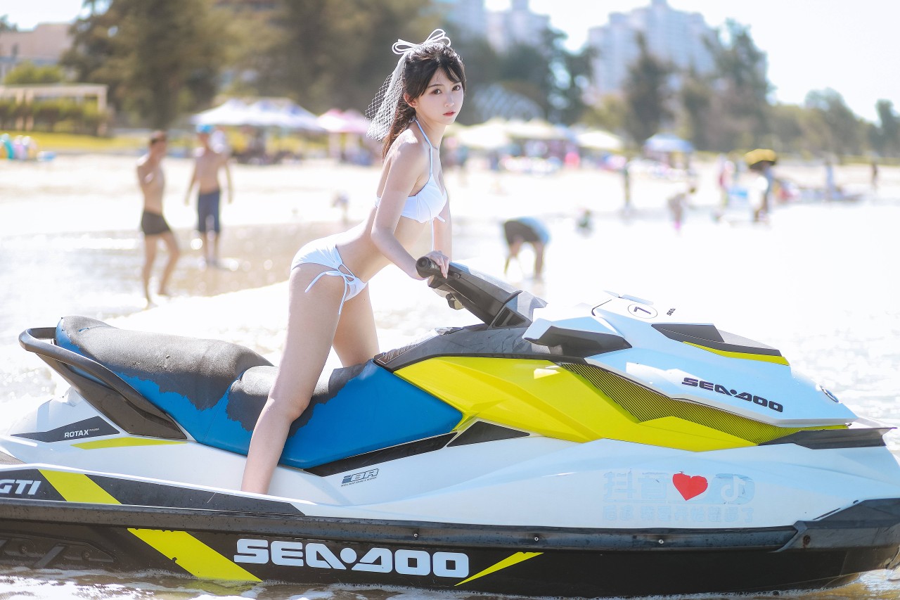 COSER女菩萨“鳗鱼霏儿” 海边比基尼写真在线看 觅爱图采集发布miaitu.top[13]