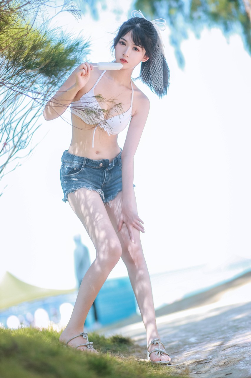 COSER女菩萨“鳗鱼霏儿” 海边比基尼写真在线看 觅爱图采集发布miaitu.top[19]