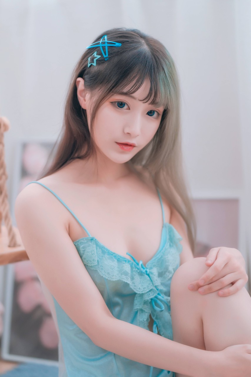 铁板烧鬼舞w _草莓、死库水、露背 三套在线看_觅爱图在线看图 [29]