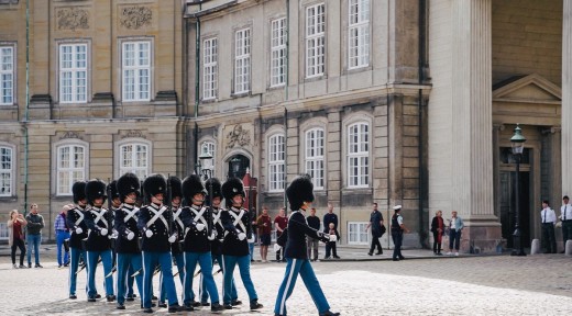 덴마크 코펜하겐 여행, 아말리엔보르 궁전 근위병교대식