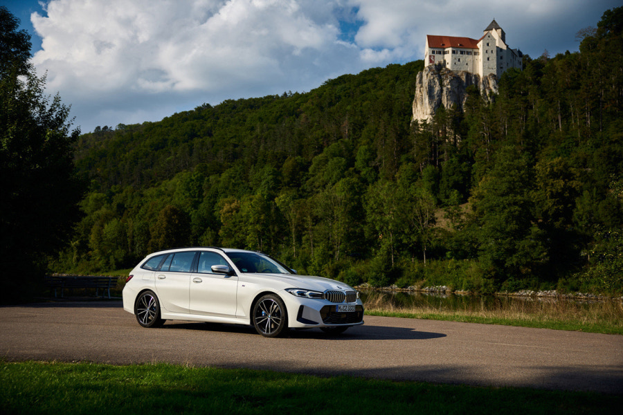 2023 BMW 3시리즈 투어링 제원 색상 가격 연비 특징 리뷰