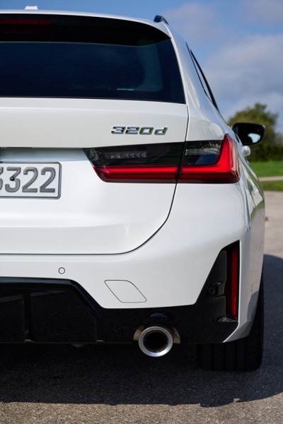 2023 BMW 3시리즈 투어링 제원 색상 가격 연비 특징 리뷰