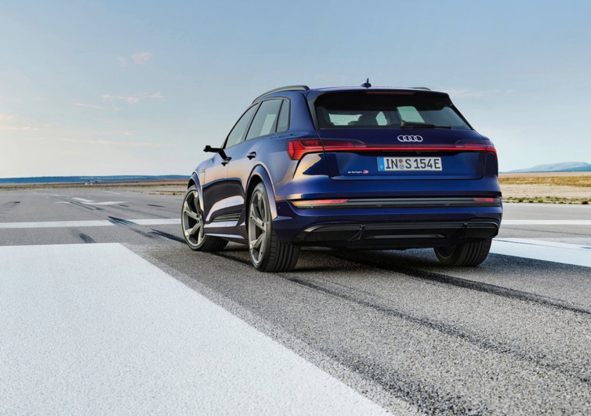 2023 아우디 e-트론 S 연비 색상 제원 가격 사진 리뷰