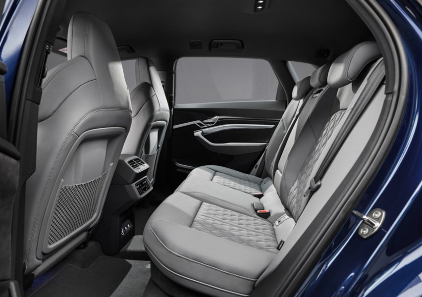 2023 아우디 e-트론 S 연비 색상 제원 가격 사진 리뷰