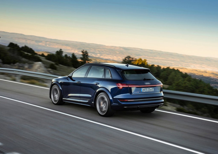 2023 아우디 e-트론 S 연비 색상 제원 가격 사진 리뷰