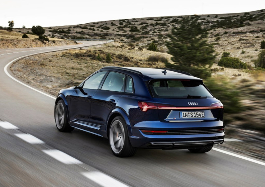 2023 아우디 e-트론 S 연비 색상 제원 가격 사진 리뷰