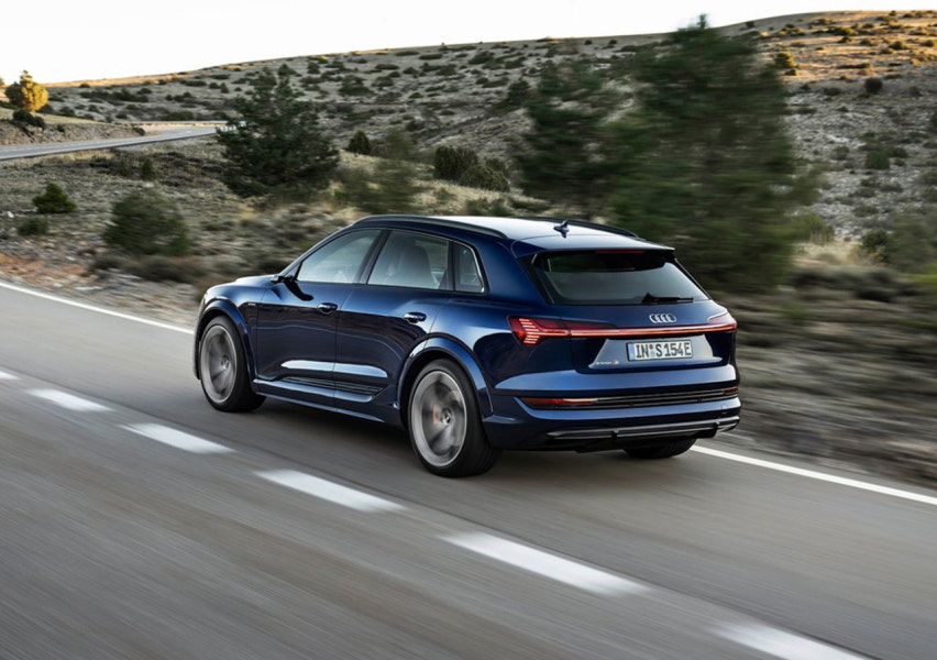 2023 아우디 e-트론 S 연비 색상 제원 가격 사진 리뷰