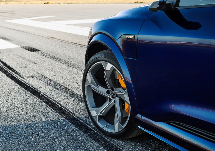 2023 아우디 e-트론 S 연비 색상 제원 가격 사진 리뷰