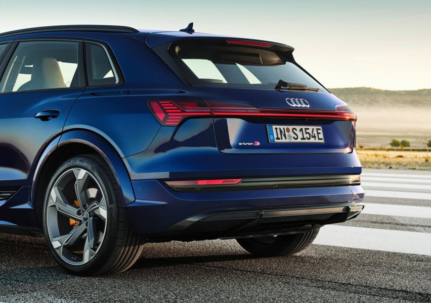 2023 아우디 e-트론 S 연비 색상 제원 가격 사진 리뷰