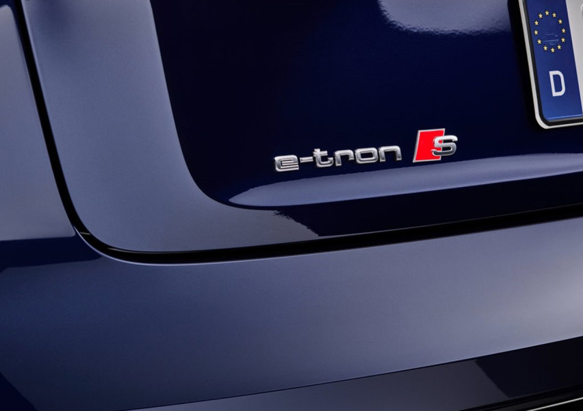 2023 아우디 e-트론 S 연비 색상 제원 가격 사진 리뷰