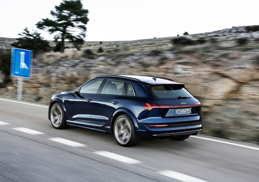 2023 아우디 e-트론 S 연비 색상 제원 가격 사진 리뷰